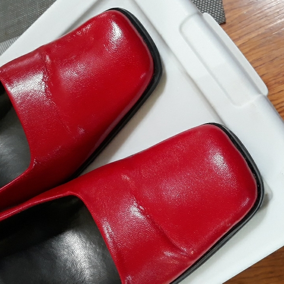 Red Leather Heels Sz 8.5 B - Picture 10 of 15